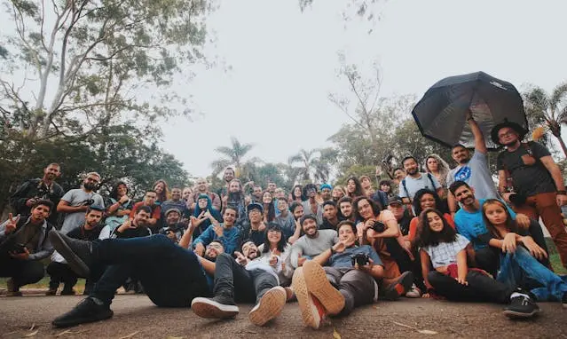 foto representando muchos integrantes de una empresa